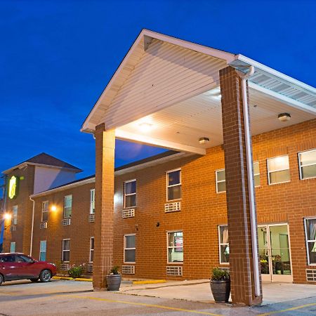 Готель Super 8 By Wyndham St. Louis Airport Woodson Terrace Екстер'єр фото